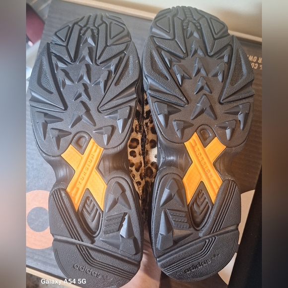 Women's Size 7 Adidas 'Falcon Outloud' - Picture 7 of 7